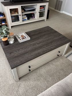 Farmhouse Coffee Table with Lift and Storage