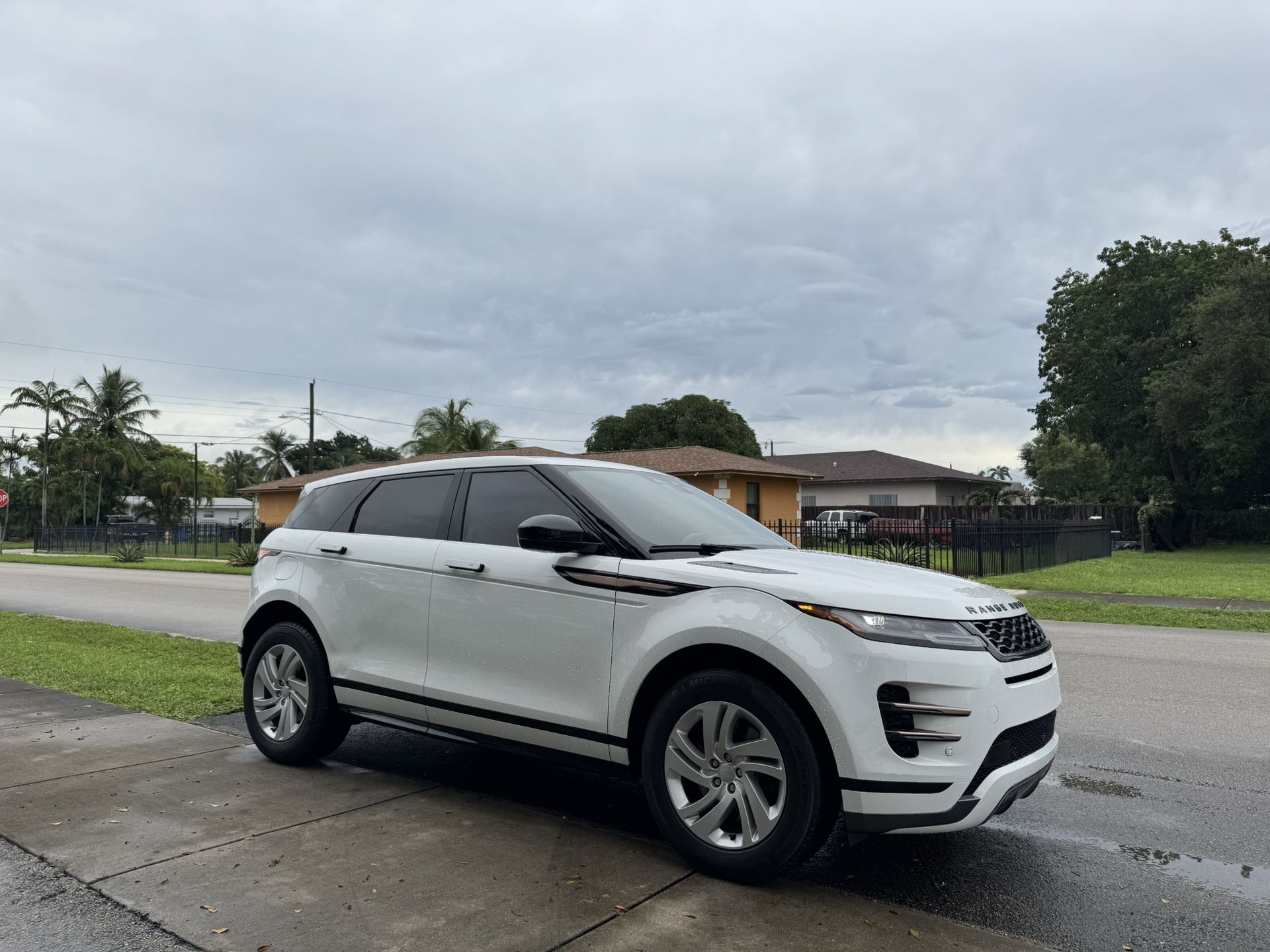 2022 Land Rover Evoque P250 R Dynamic 