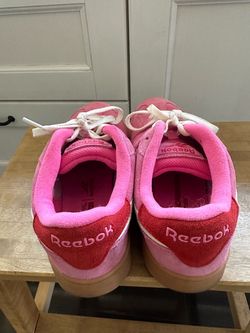 Size 7 1/2 Pink and White Reebok sneakers