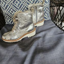 Dolce Vito Hinto Boots 