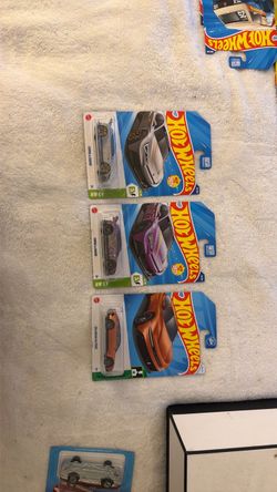 Hot Wheels Cupra e-Racer & DeLorean Alpha5 3-Pack