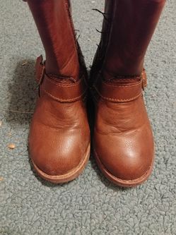 Brown toddler girl boots size 7