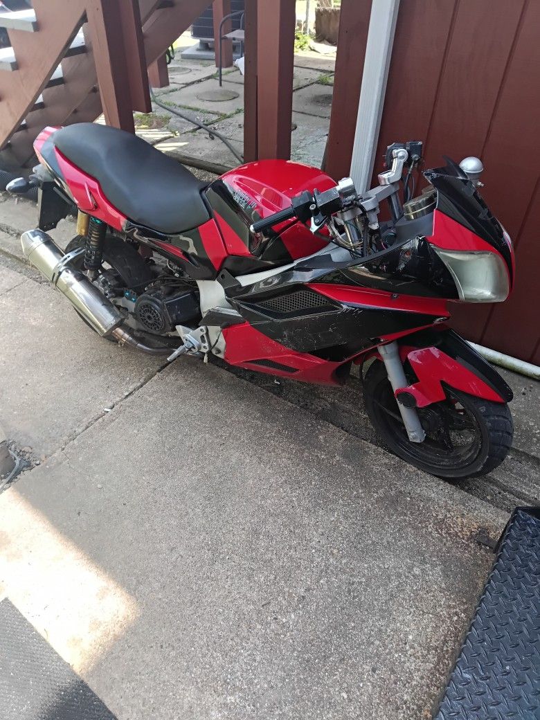 2018 Roma 150cc Super Hornet Scooter