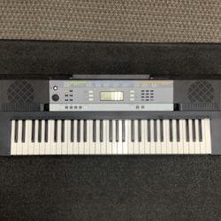 Yamaha YPT-240 keyboard (61 key)