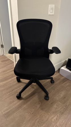 Ergonomic Office Chair – Excellent Condition