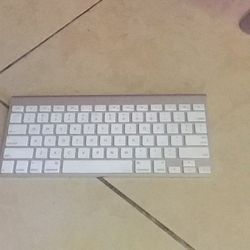 Apple Bluetooth Keyboard Good Condition 