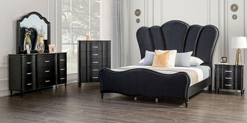 Brand New Black Super Plush 4pc Queen Bedroom Set (Available in Eastern King)