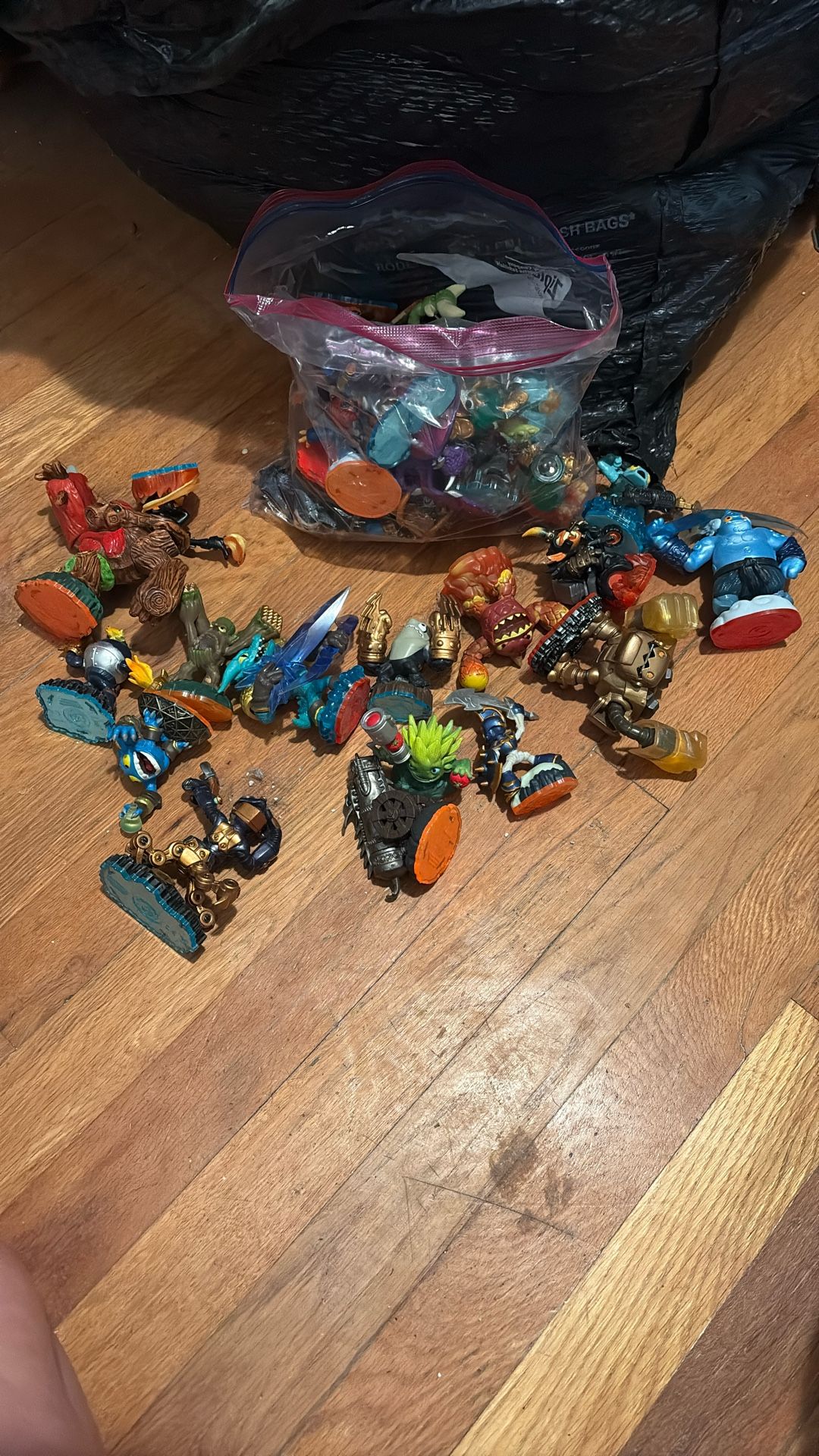 Skylanders Characters/Game pieces
