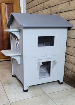 Waterproof Two Story Cat House with Escape Door / Cat Condo