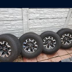 Toyota tacoma wheels and tires