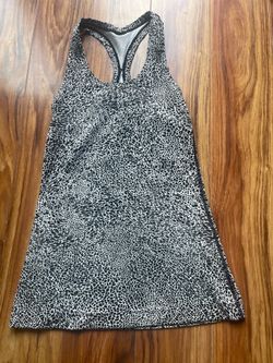 Lululemon tank top size 4