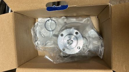 Water pump Ford 3.5 3.7 v6 mustang