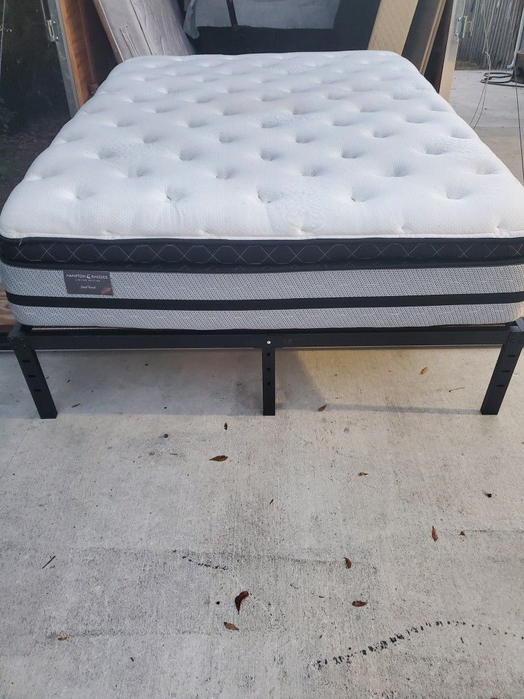 Queen Size New Thick Pillow Top Bed Can Deliver 