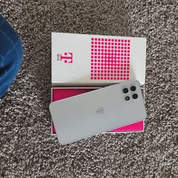 Teléfono Revvl 7 5G. 128 GB 