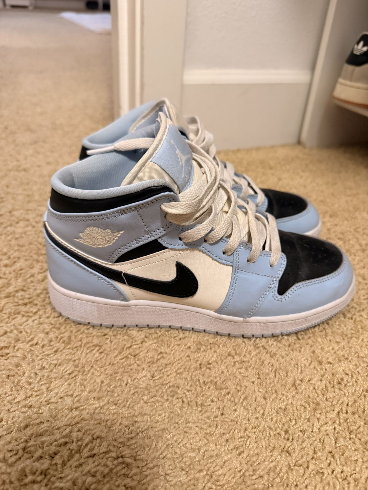 Jordan 1, Size: 6.5 Youth/women’s 8
