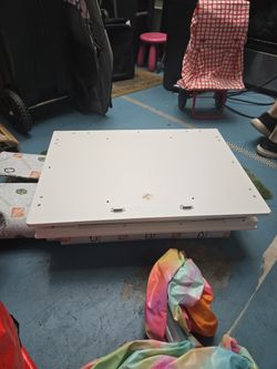 Hidden Cat Litter Box Furniture Cabinet – White – Great Condition
