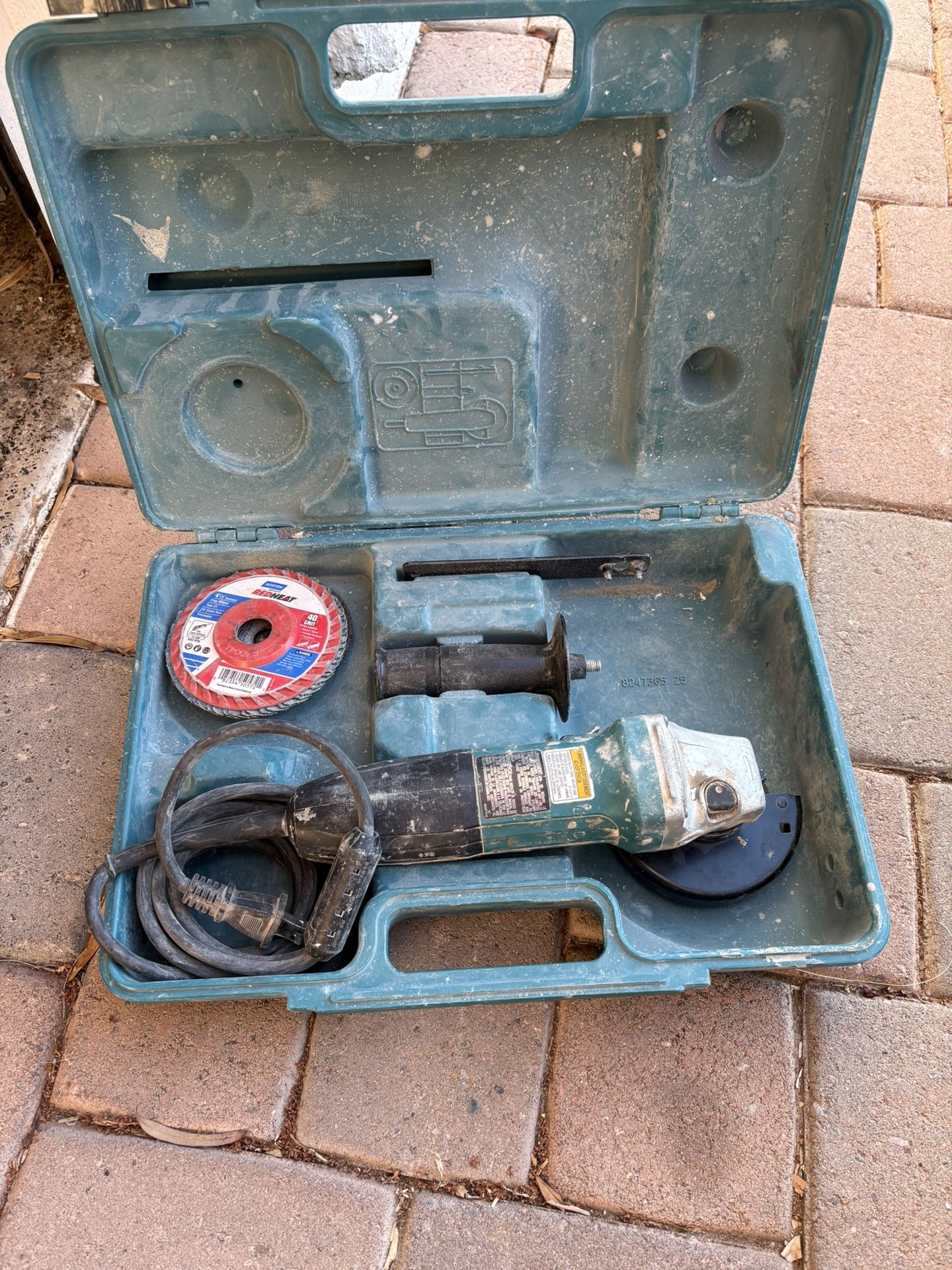 Makita grinder