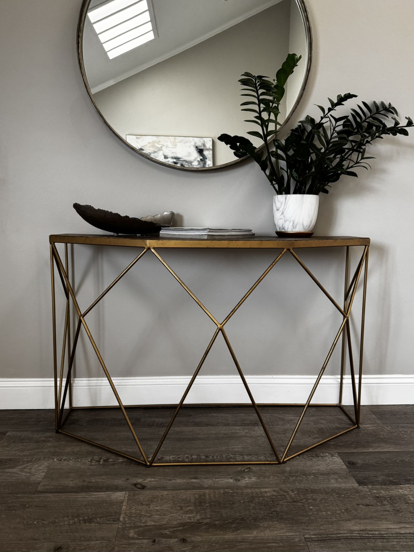 Beautiful Console Table - Wood and Gold