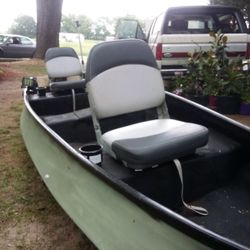 12 Ft Jon Boat It's Brand New Marine Battery And 30 Lb Trust Trolling Motor Lights Cup Holder Seats It's Ready For The Water