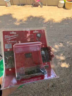 Milwaukee LED light
