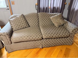 Free couch set