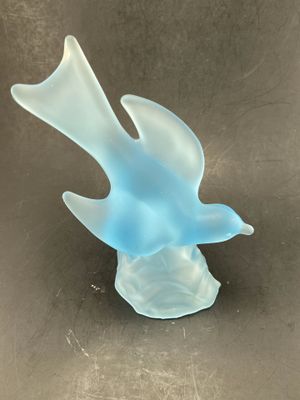 Photo FENTON Large 9 Tall Blue Satin Frosted Glass Bird