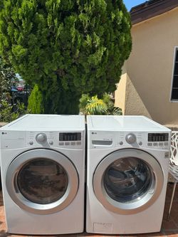 Washer and Dryer / Lavadora y Secadora