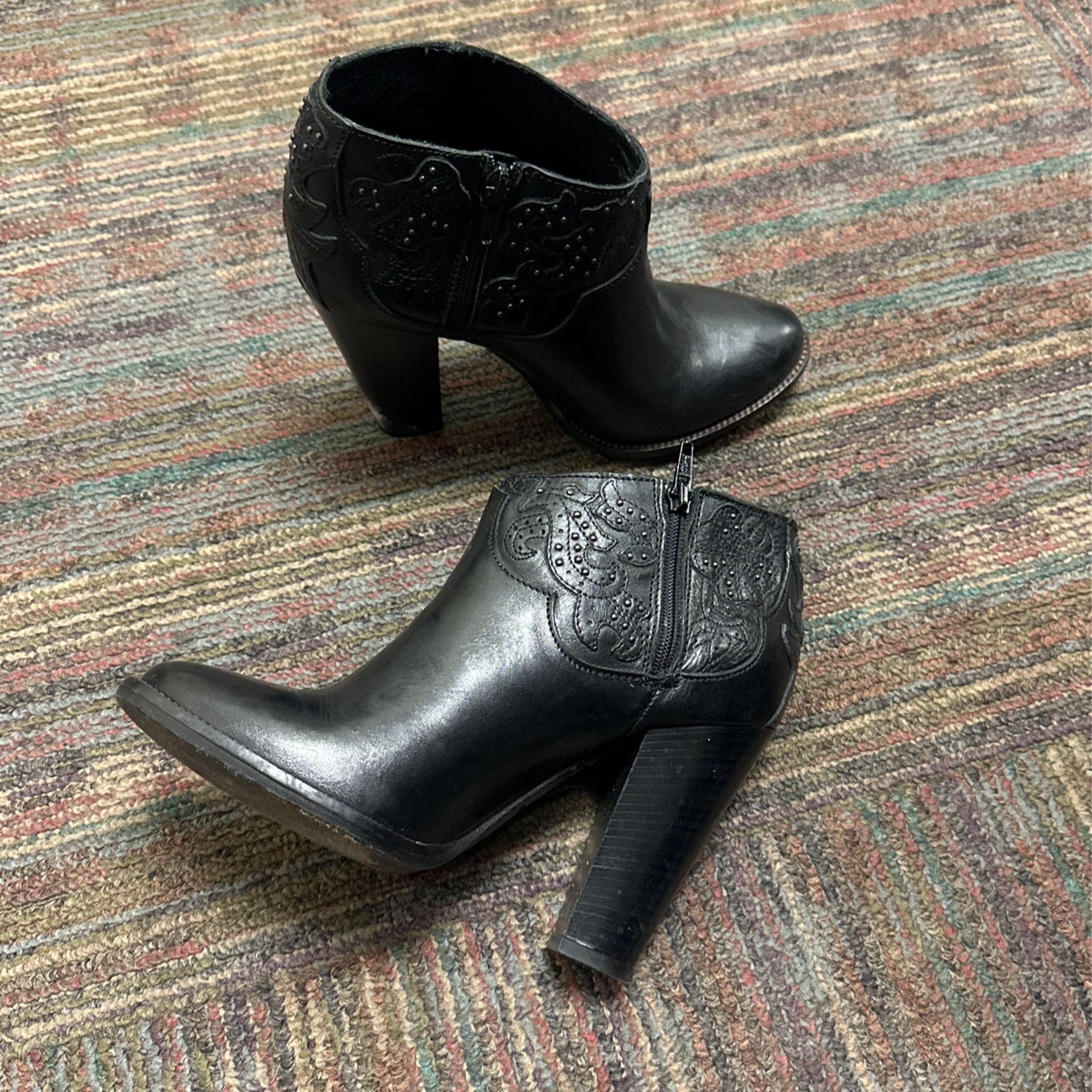 Black Boots Bootie Style Size 7