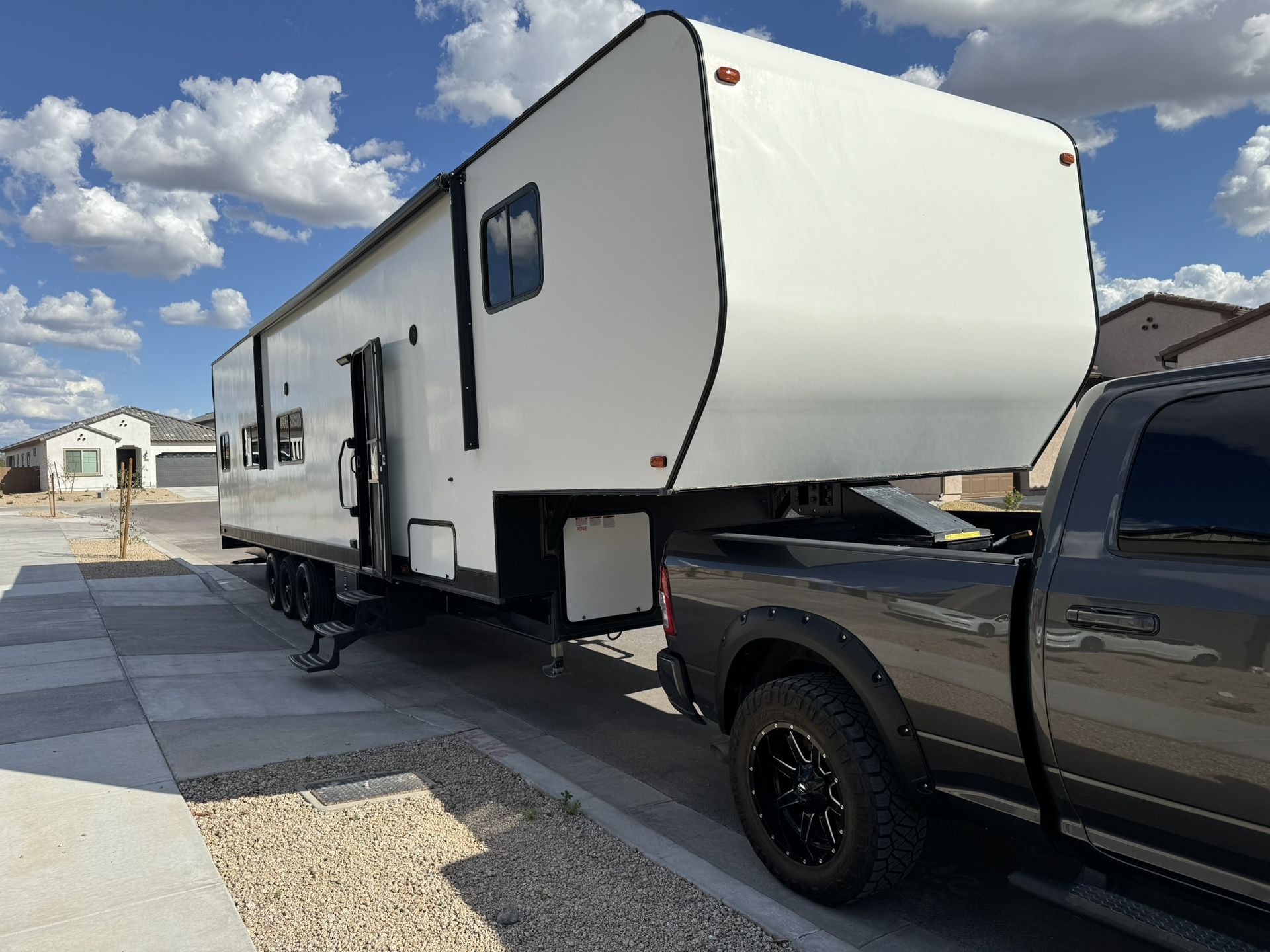 2021 MANCAVE 40’ TOYHAULER