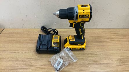 DEWALT DCD794 1/2” CORDLESS DRILL / DRIVE.