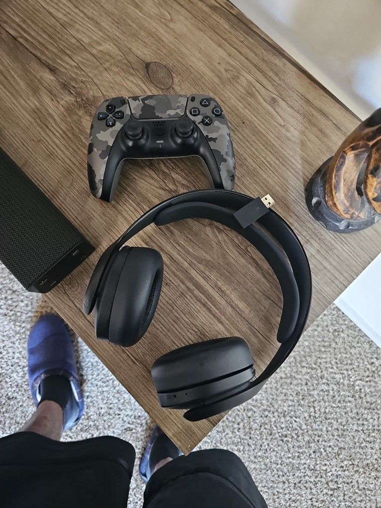 Wireless Sony Ps5 Headphones And Camouflage Ps5 Controller 