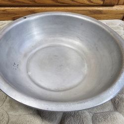 VTG CAST ALUMINUM WASH BASIN BOWL - 1946