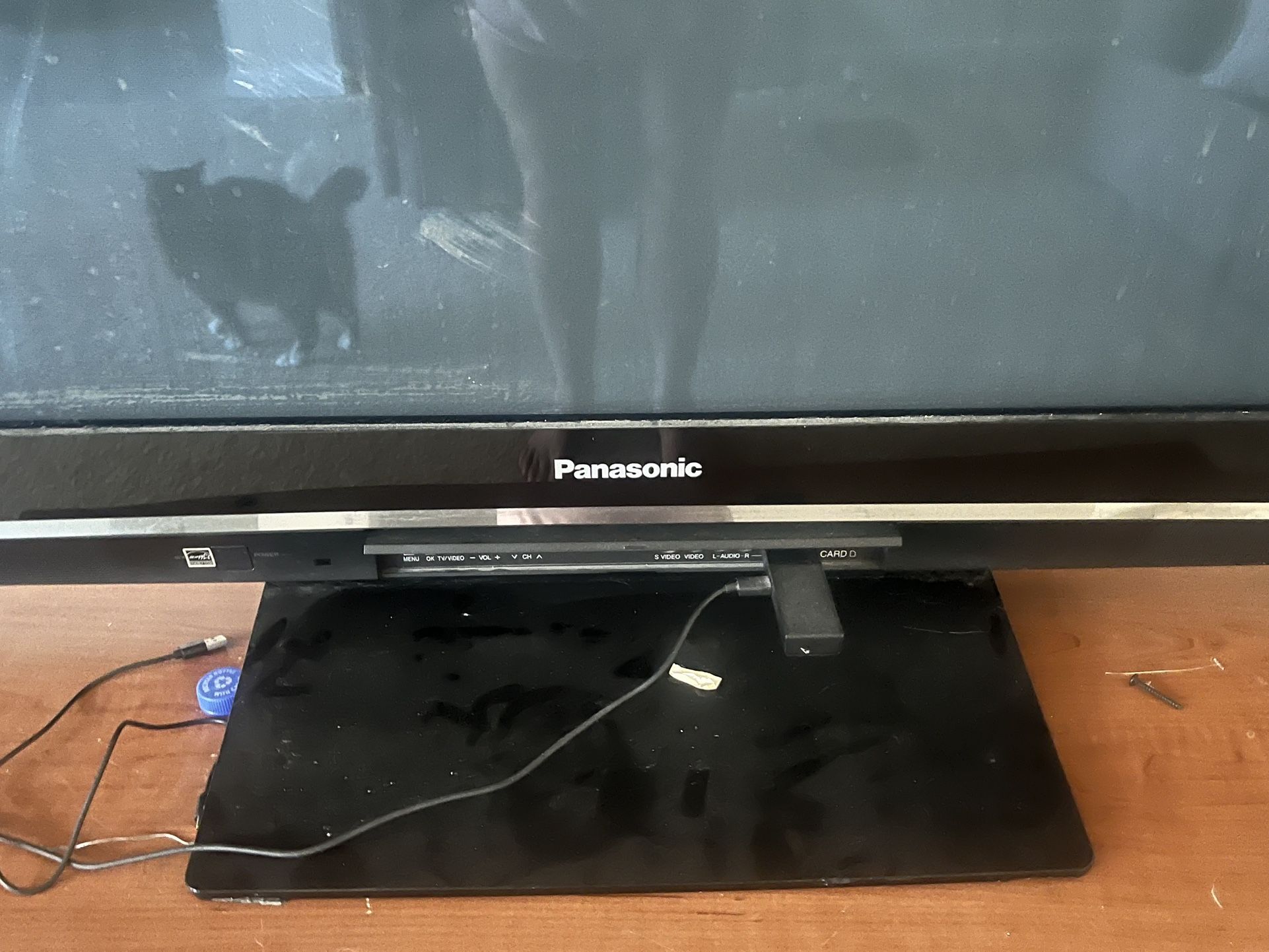 TV stand swivel top with Panasonic TV 55 inches not a smart TV works with fire stick