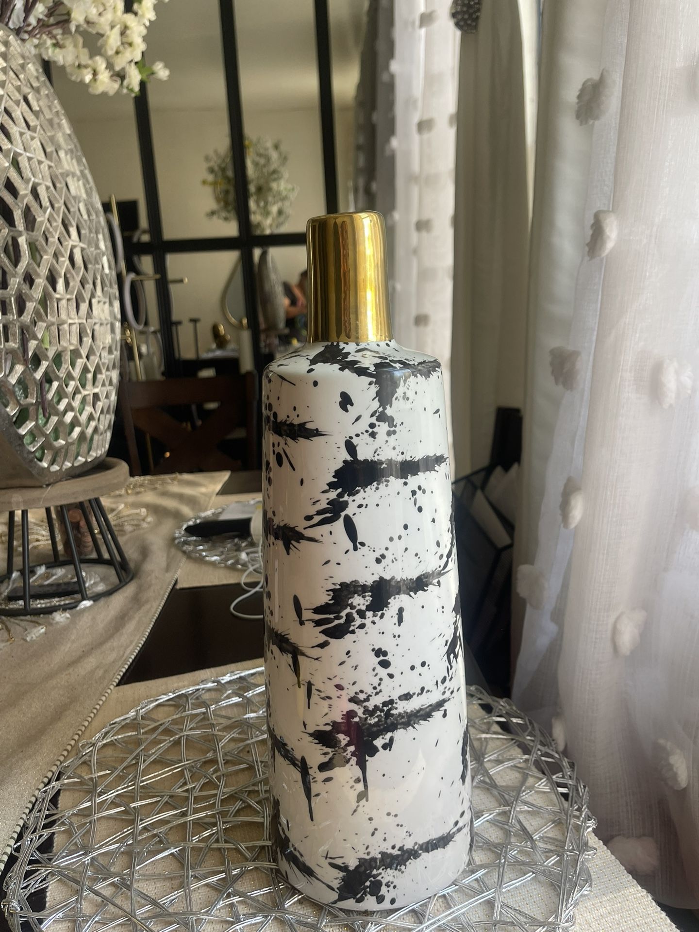 Vase !! Harlem New York Pick Up Only