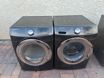 Like New Black Set Samsung Washer and Gas Dryer