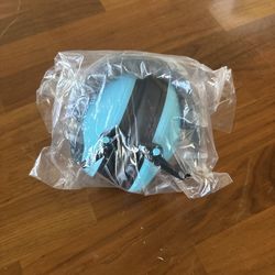 Kids adjustable noise canceling headphones NEW