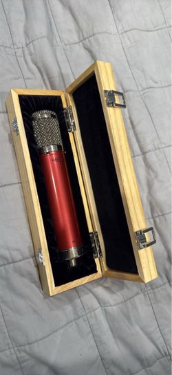 Avantone CV-12 Tube Condenser Studio Microphone - 9 Polar Patterns - Complete Set with PSU, Shockmount & Flight Case