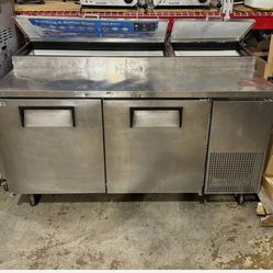 Commercial Prep table w/ Refridgerated base
