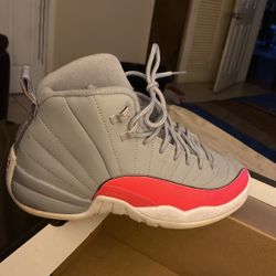 Air Jordan  12 Retro Size 6Y Wolf grey Racer Pink