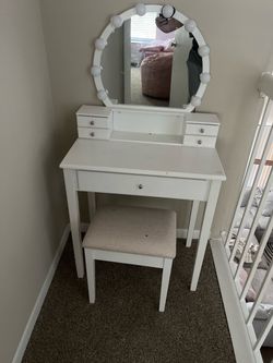White Vanity Table with Lighted Mirror and Stool