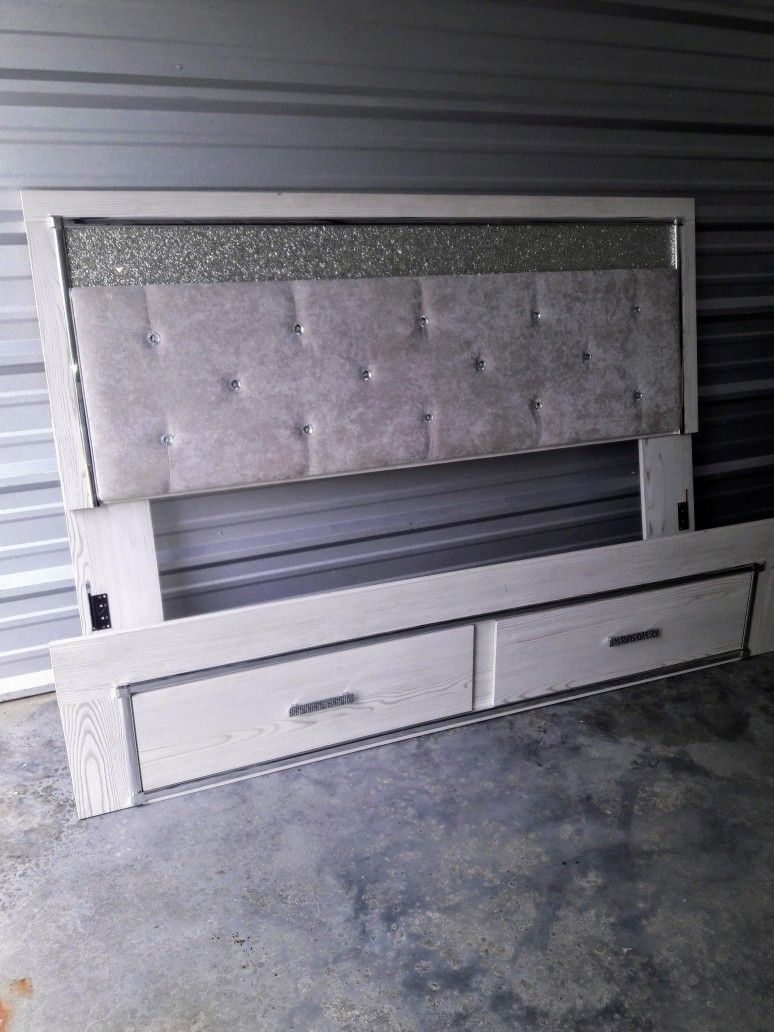 ** BEAUTIFUL KING SIZE BED FRAME WITH STORAGE FROM ASHLEY FURNITURE** $450 obo