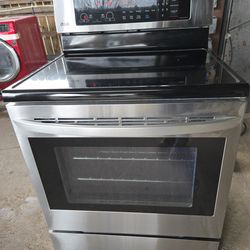 Stove with warranty,  all works