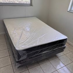 Full mattress with box spring (2pc set - new) 