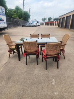 Large Glass-Top Dining Table
✅ 6 Matching Wicker Dining Chairs
✅ Premium Tropical Resort Design
✅ Durable All-Weather Construction
✅ Comfortable Cushi