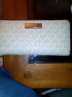 Michael Kors Jet Set Wristlet vanilla