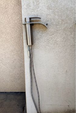 Vanity faucet like new