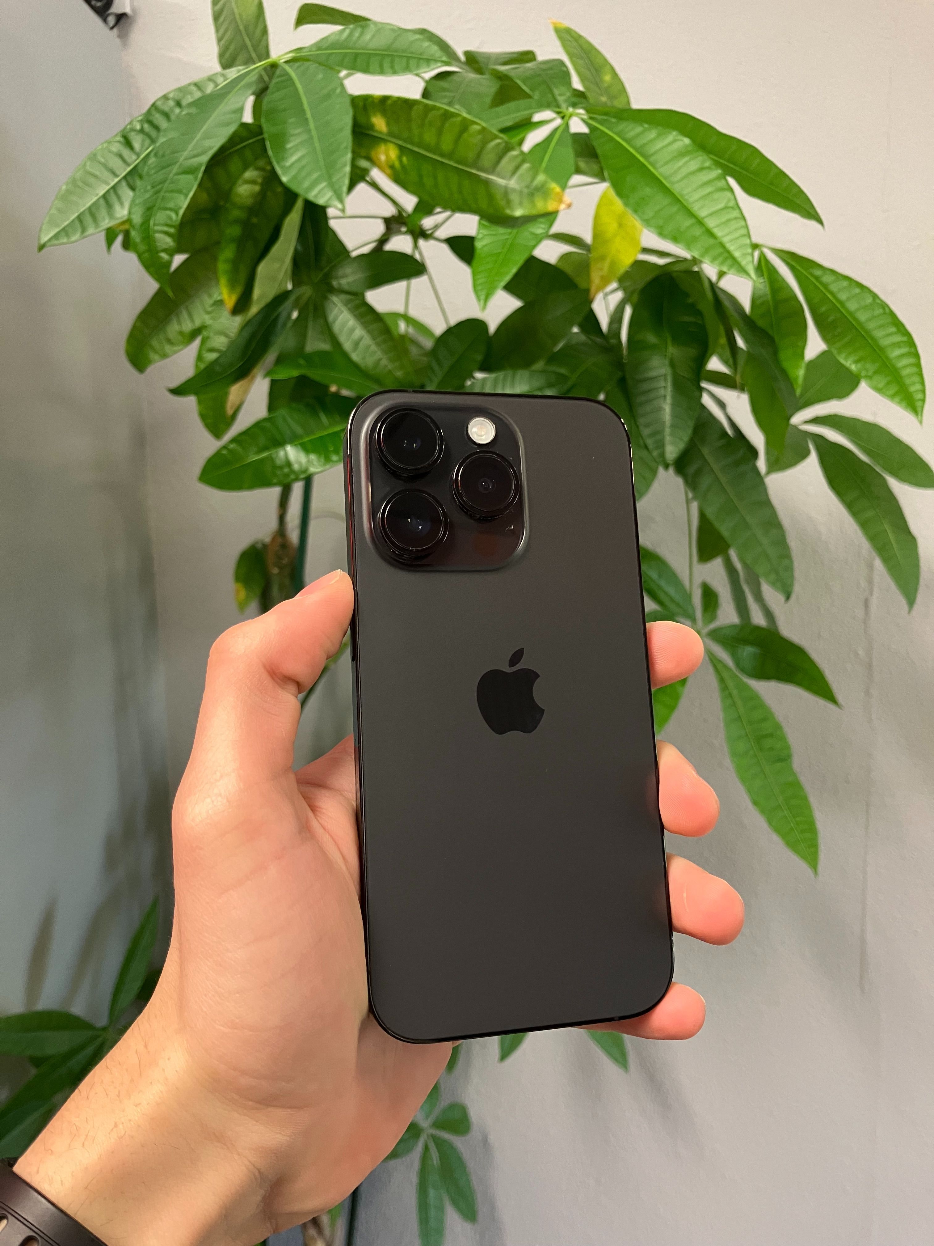 iPhone 14 Pro - Unlocked - 256GB - Black