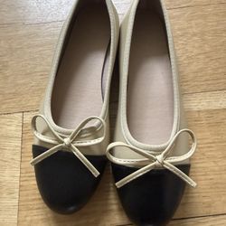 Butterfly-knot Women Leather Loafer