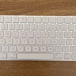 Apple Magic Keyboard,  Bluetooth Wireless, In Excellent Barely Used Condition 