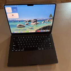 2025 Apple MacBook Pro 14” 16GB RAM 512GB SSD